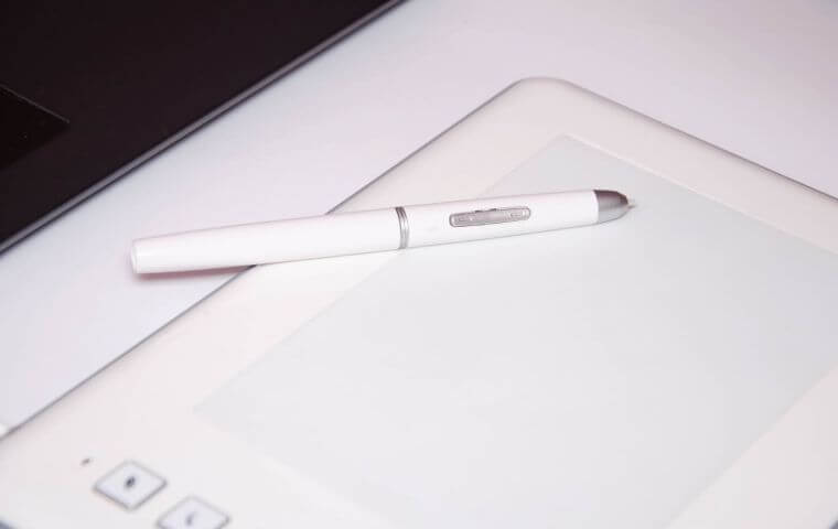 Découvrez les nouveautés, la fiche technique et les appareils compatibles avec l'Apple Pencil Pro !