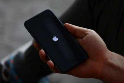 Alerte Apple avertit les utilisateurs d'iPhone d'une infiltration par un logiciel espion !