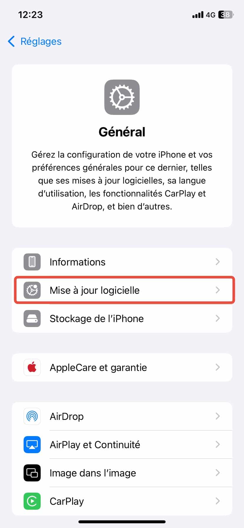 Une version obsolète d’iOS provoque souvent des dysfonctionnements. Faites en sorte d’avoir la dernière mouture, allez dans Réglages > Général > Mise à jour logicielle