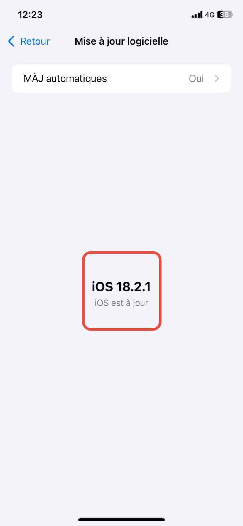Une version obsolète d’iOS provoque souvent des dysfonctionnements. Faites en sorte d’avoir la dernière mouture, allez dans Réglages > Général > Mise à jour logicielle